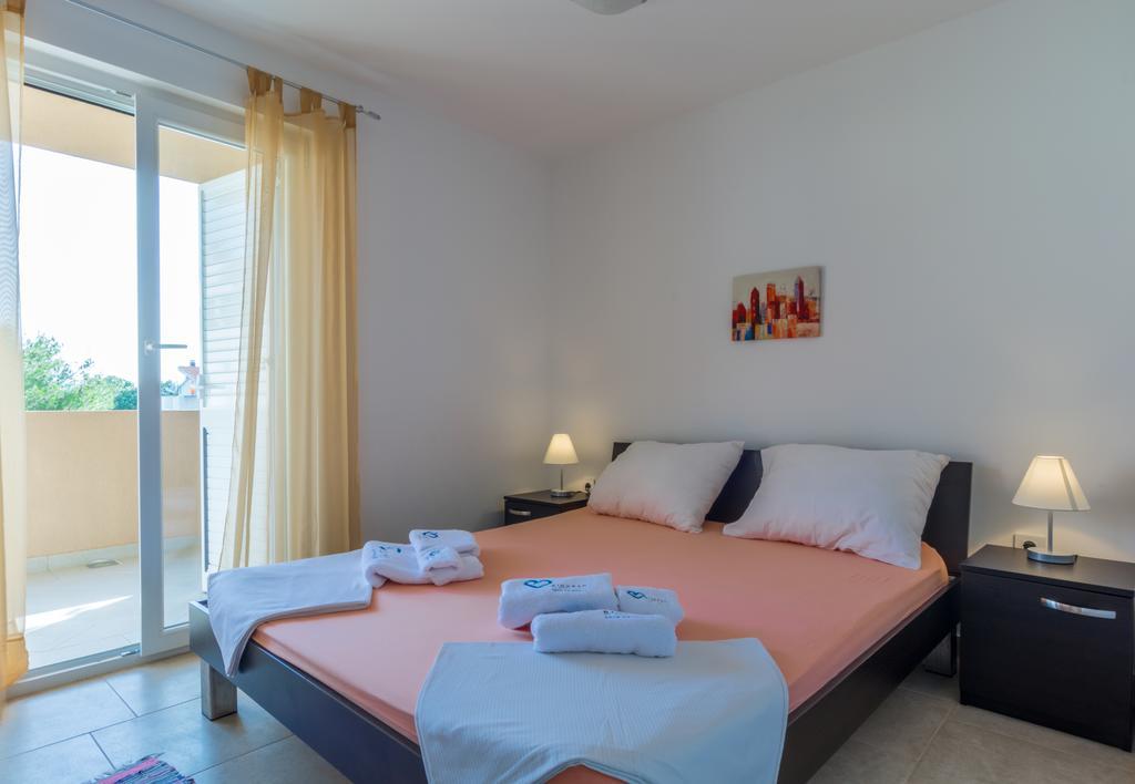 Apartments Domuzin Биоград-на-Мору Экстерьер фото