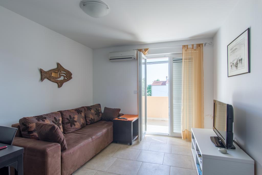 Apartments Domuzin Биоград-на-Мору Экстерьер фото