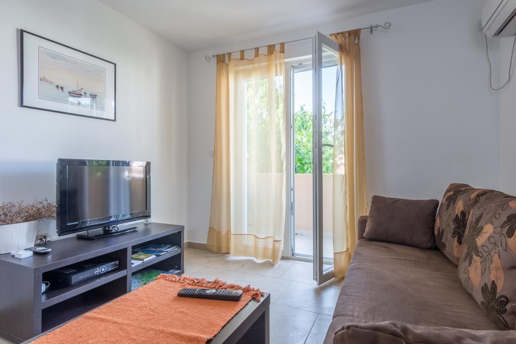 Apartments Domuzin Биоград-на-Мору Экстерьер фото