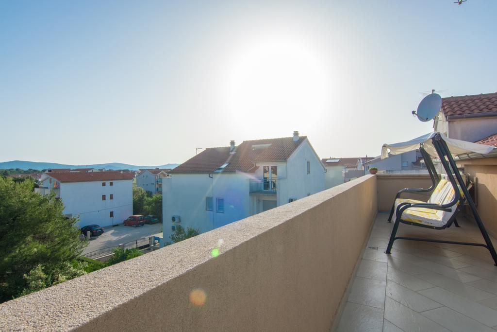 Apartments Domuzin Биоград-на-Мору Экстерьер фото